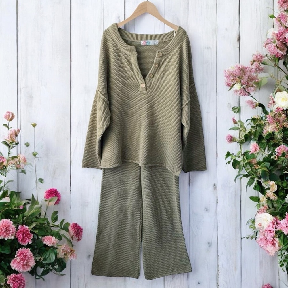 Free People Beach Hailee Sweater Set (Henley top and Pants) in Palm | XS